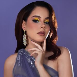 Peinado elegante con ondas suaves para fiesta en Mazatlán